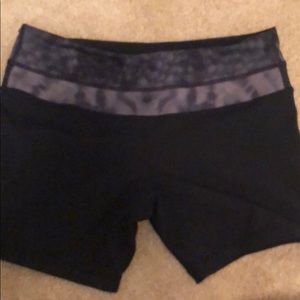 Black Lululemon shorts ❤️❤️